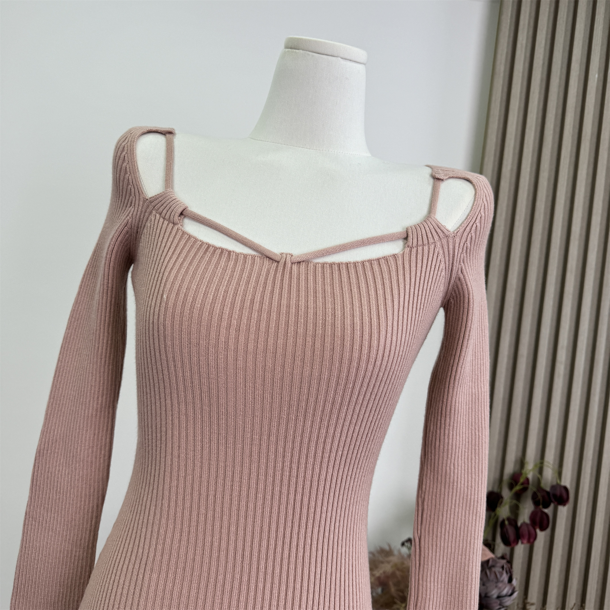 Cher Qiaoer Autumn Mina Sexy Knitted Cutout Dress Women Autumn Base Short Dress